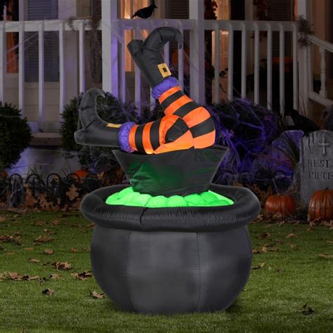 Get the perfect Halloween ambiance with witch inflatable decor